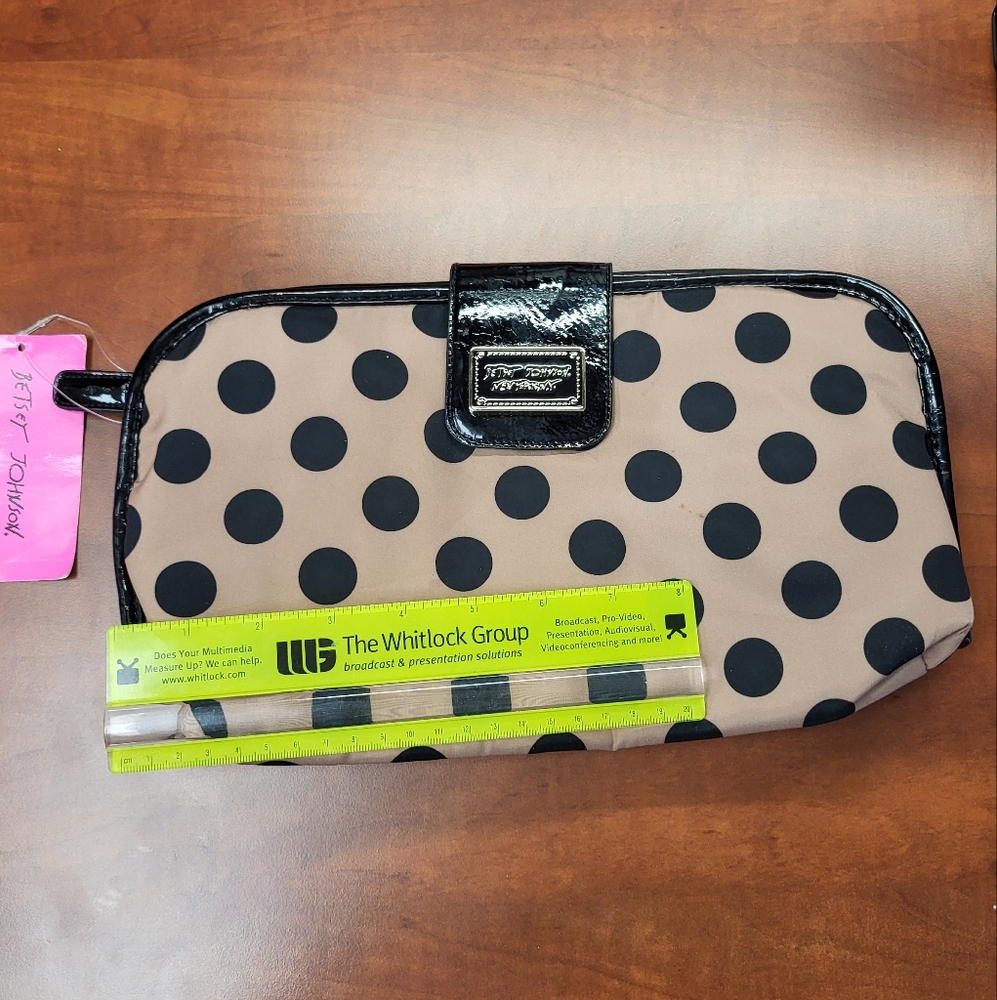 Betsey Johnson Rollout Large Pouch